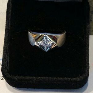 14k Yellow Gold Solitare Diamond Ring size 8.5